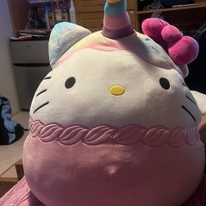 RARE hello kitty squishmallow💗